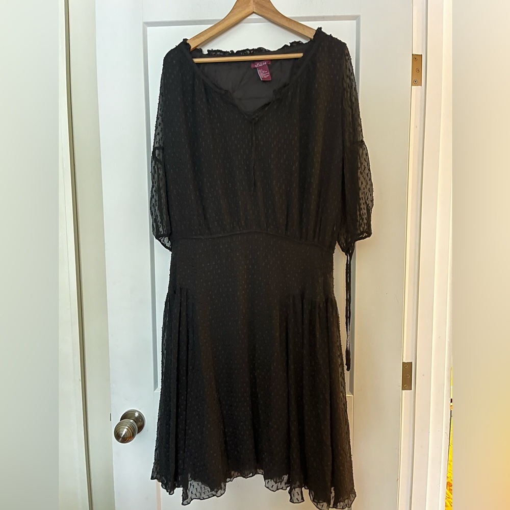 Gracie Flowy Layered 75% Silk 25% Cotton Black Midi Dress L